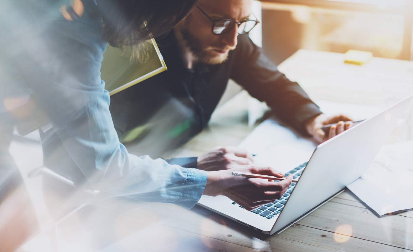 Equipe Iter Digital trabalhando estrategicamente